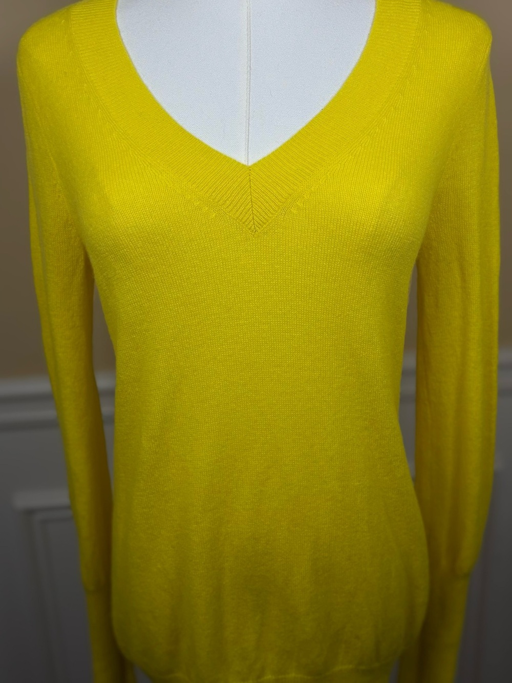💛 J.Crew 100% Cashmere V-Neck Sweater M Bright Yellow